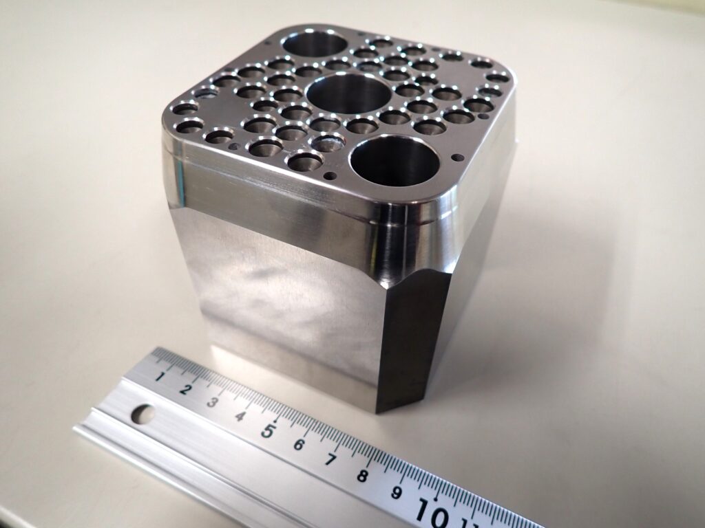 粉末ハイスHAP40リストライク用パンチ