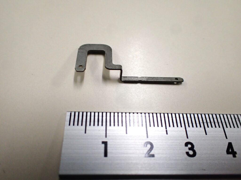 C2680端子の順送プレス加工事例