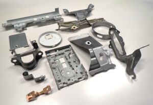 順送プレス金型で加工した多分野のプレス部品（自動車・電装・精密など）